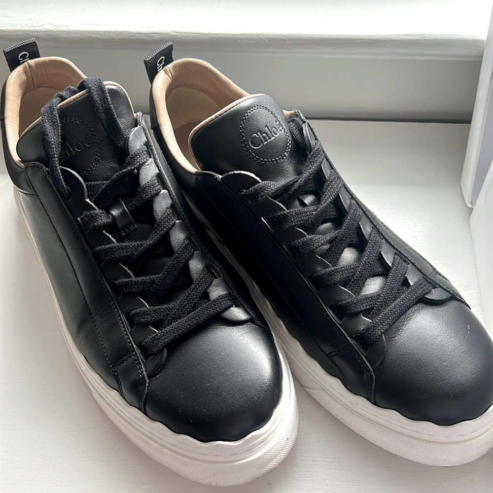 Chloé Lauren sneakers in black leather, size 9.